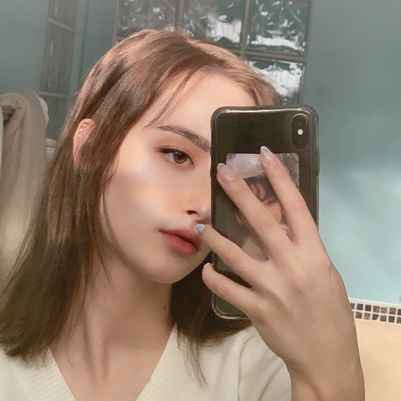 Meet your Posher, Kristina - Picture 1 of 1